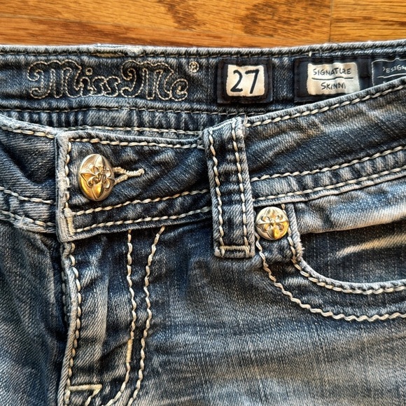 Miss Me Signature Skinny Jeans Light Wash size 27
Rodeo Festival Western - Picture 2 of 5
